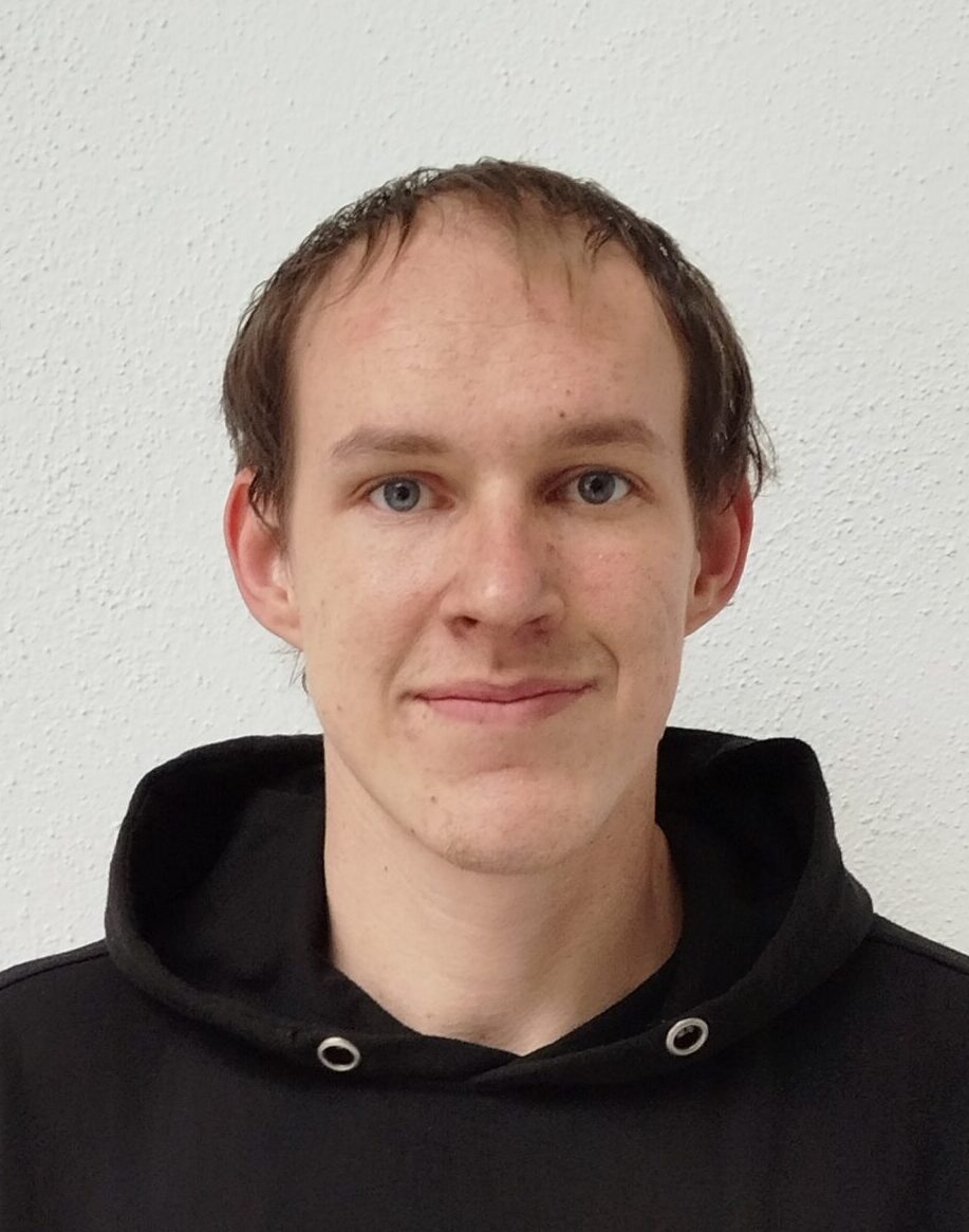 Portraitfoto von Adrian Früh